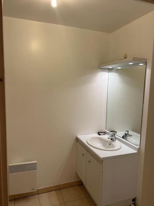 A 2 Pas Du Metro Apartment